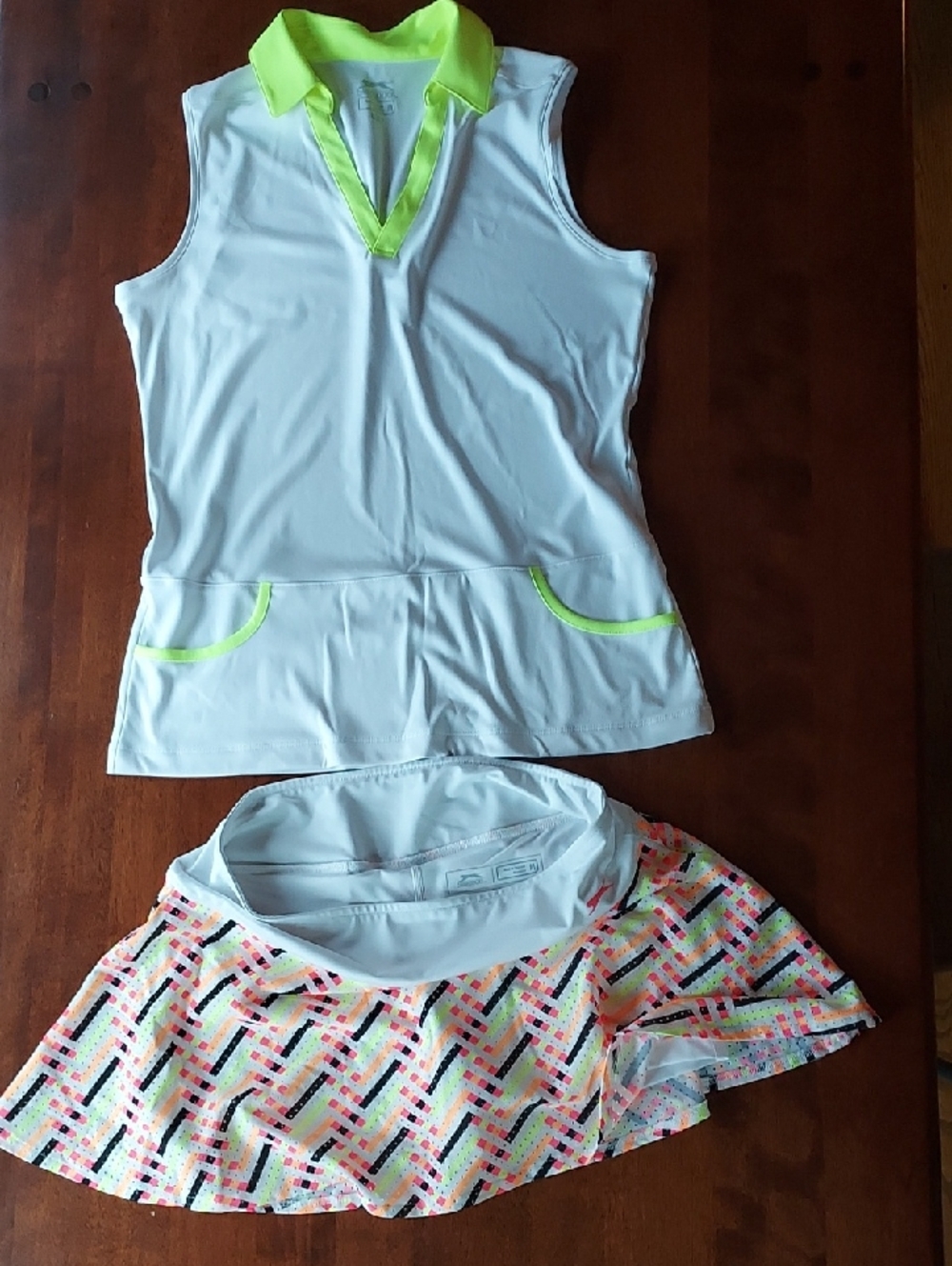 Slazenger Set White Sleeveless Golf Top with Neon Yellow Trim and Printed Skirt